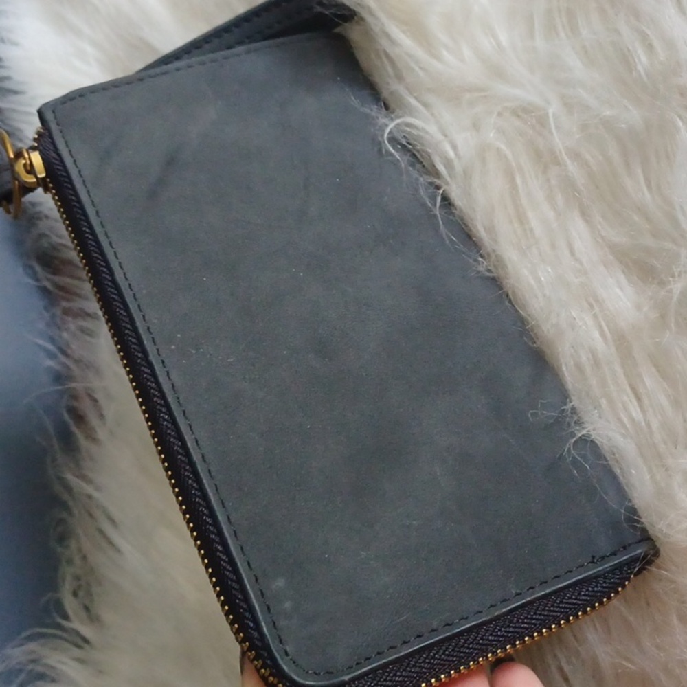 Universal Thread Wallet - Picture 4 of 13